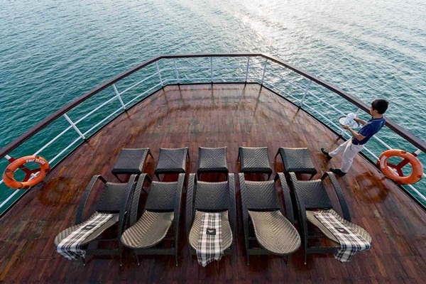 Du thuyền Emeraude 37 cabin